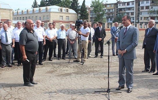 elmar-veliyev-vetendaslarin-qebulunu-kecirdi