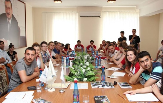 ecnebi-gencler-gencede