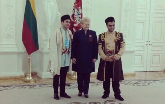 prezidentle-gorusenden-sonra-vetene-qayitdi-