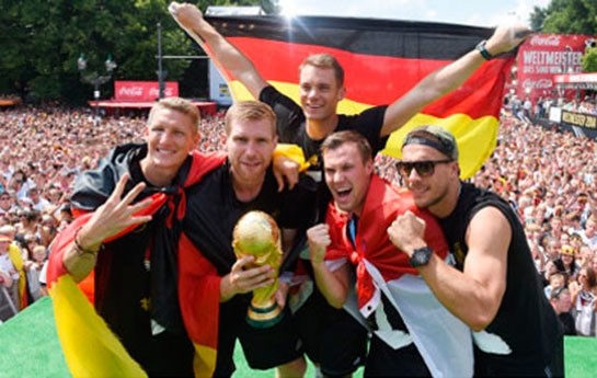 almanlardan-dunya-kubokuna-hormetsizlik