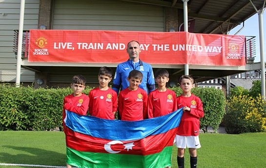 mancester-yunayted-yay-futbol-mektebinin-qalibleri-old-traffordda