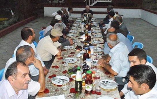 dini-komite-lerikde-iftar-sufresi-verdi-