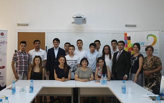 700-bal-toplamis-telebeler-deputatlarla-gorusdu-