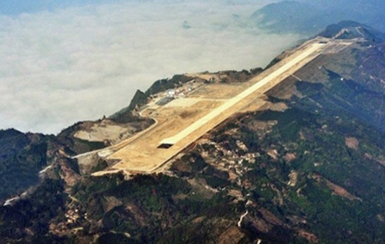 buludlardan-yuxarida-aeroport-