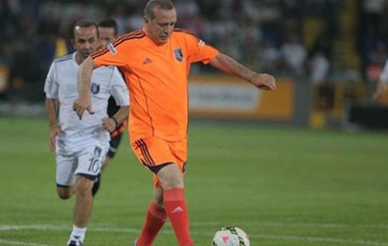 erdogan-futbol-oynadi-