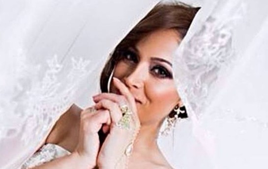 nigar-gelinlik-geyindi-