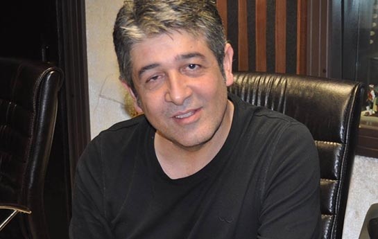 ay-yuzlumu-oxuyan-mugenni-oldu