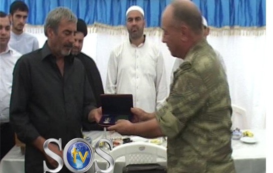 medal-sehid-atasina-verildi-
