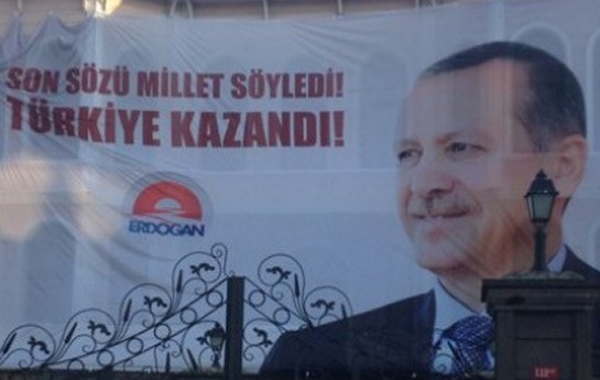 ak-parti-artiq-qelebeni-qeyd-edir-