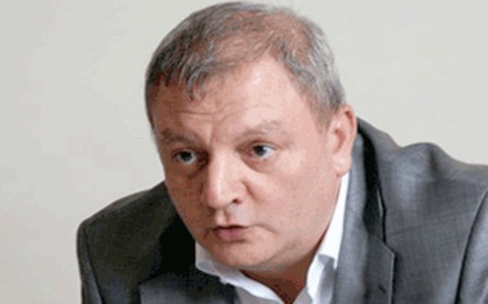 nece-adam-ona-gore-aile-qurub-