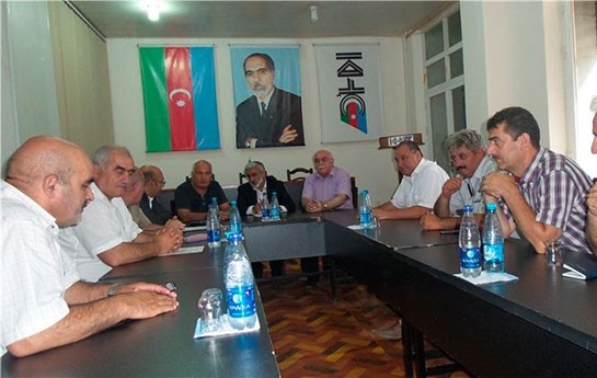 muxalifet-bir-araya-geldi-