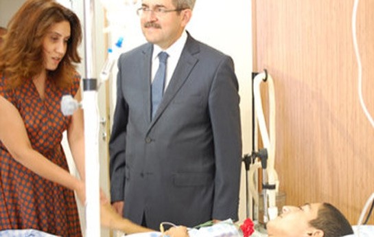 azerin-turkiyedeki-yarali-esgerlerle-gorusdu