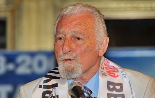 efsanevi-futbolcu-vefat-etdi