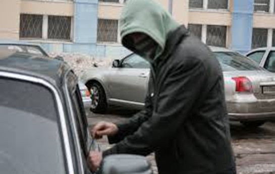 moskvada-azerbaycanliya-mexsus-masina-hucum-