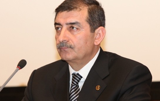 icra-bascisi-yolu-niye-baglayib