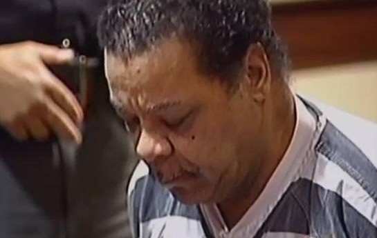 morq-iscisi-cesedlerle-cinsi-elaqeye-girib