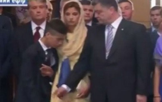 prezident-oglu-fexri-merasimde-husunu-itirdi-