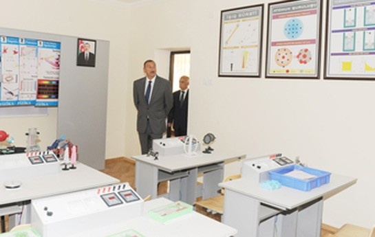 prezident-binedeki-mektebe-bas-cekdi-