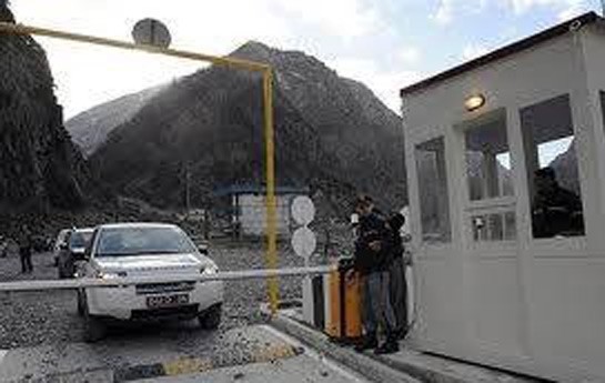 azerbaycanlilar-gurcustandan-cixa-bilmir