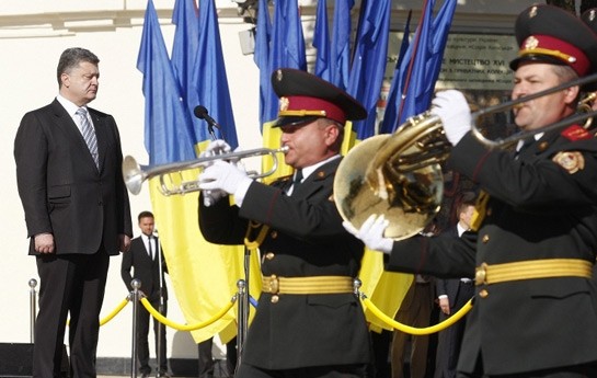 avromeydanin-yerinde-herbi-parad-kecirilir-