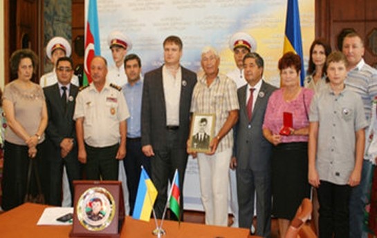 ruslan-polovinkanin-qizil-ulduzu-ailesine-teqdim-edildi-
