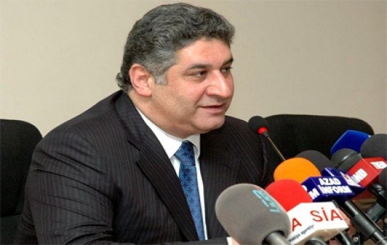 azad-rehimov-vetendaslari-qebul-edecek