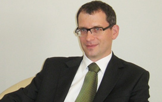 nazir-azerbaycani-terk-eden-sefirle-gorusdu