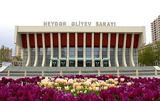 yeni-movsumun-acilisi-ile-bagli-meshurlar-bir-araya-gelecek