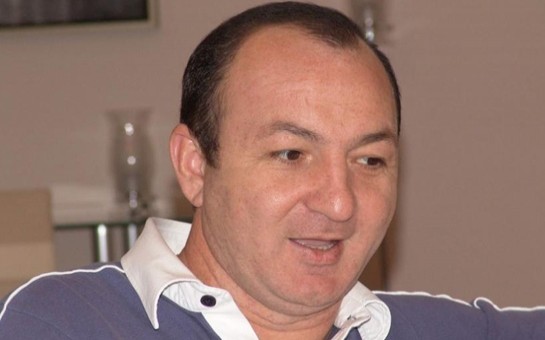 -indi-kisiler-qeybet-etmeye-baslayiblar