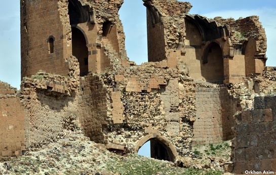 turkiye-ermenistan-serhedindeki-xarabaliq-