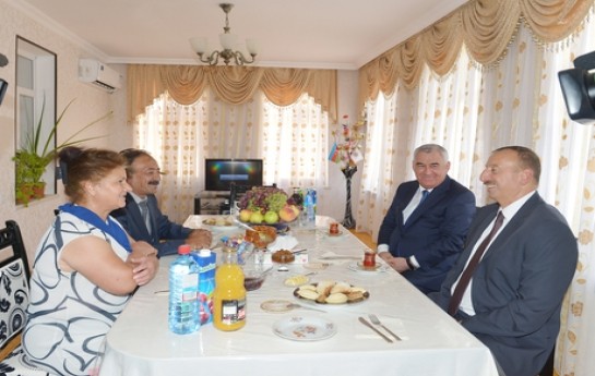 ilham-eliyevle-dialoq-