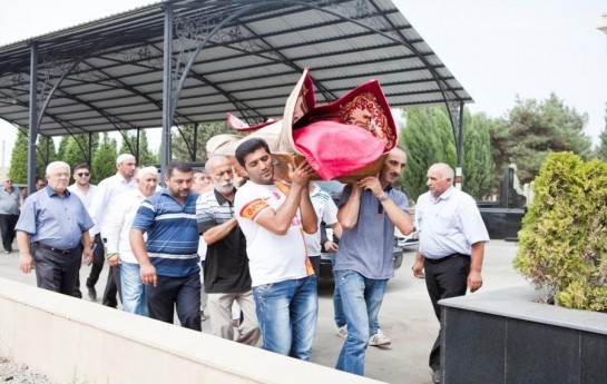 xalq-artistinin-oglu-defn-olundu-