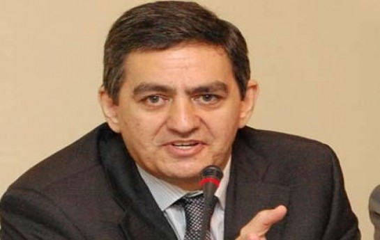 eli-kerimli-axcp-nin-proqramini-deyisir