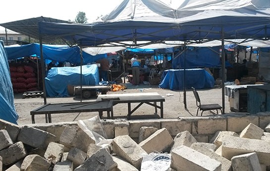 agdasin-sovetden-qalan-kolxoz-bazari-