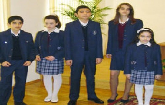 baki-tikis-evi-mektebli-formalarindan-narazidir