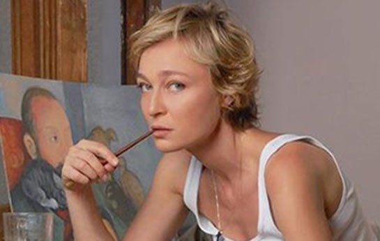 aktrisa-ve-ressam-olan-yeni-birinci-xanimdan-