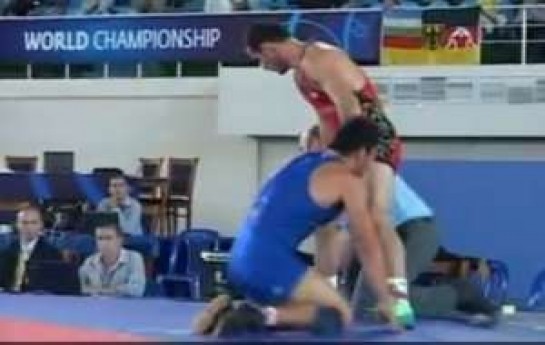 idmancimiz-hakimi-yere-yixdi-