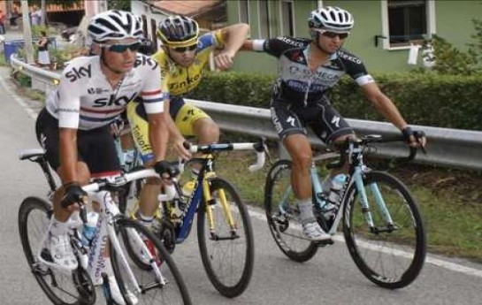idmancilar-velosiped-surerken-dalasdilar-