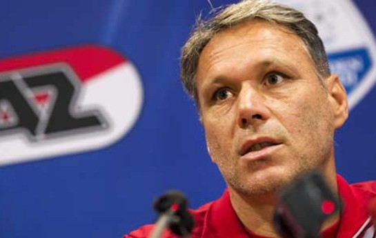 van-basten-klubunu-yari-yolda-qoydu