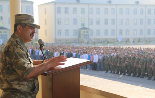 zakir-hesenov-ehtiyatdan-cagirilmis-herbcilerle-gorusub