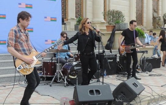 amerika-qrupunun-xacmazda-konserti