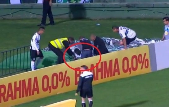 futbolcu-qol-vurdu-quyuya-dusdu-