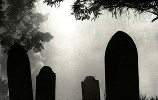 heyzli-qadin-qebr-ziyaretine-gede-bilermi