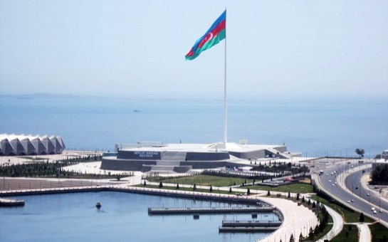 vetendaslar-bayragin-qaldirilmasi-prosesini-izleyib