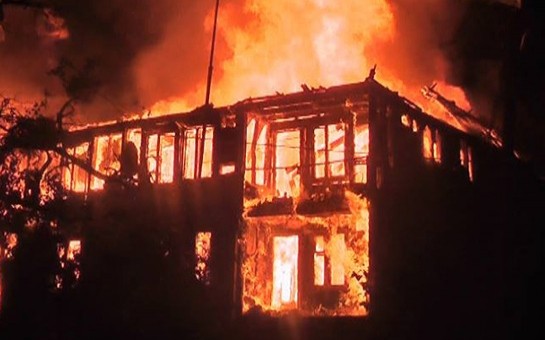 5-neferlik-aile-yanaraq-oldu-