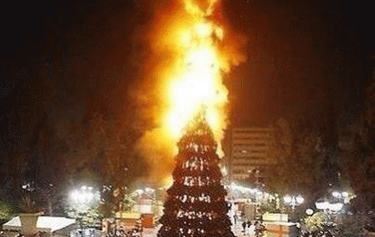 bakidaki-parkda-bezedilmis-yolka-yandi-