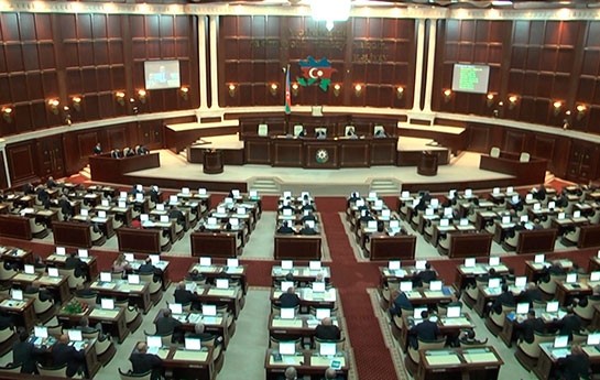 deputatlar-1-ay-istirahetde