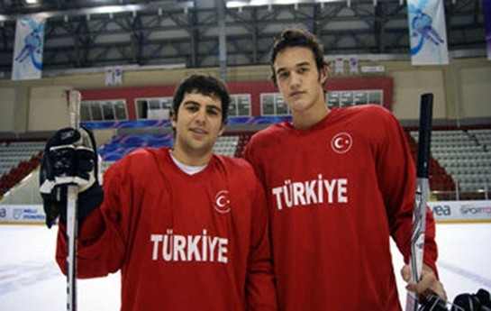 oguz-cetinin-oglu-turkiyede-yeni-il-gecesi-dava-saldi