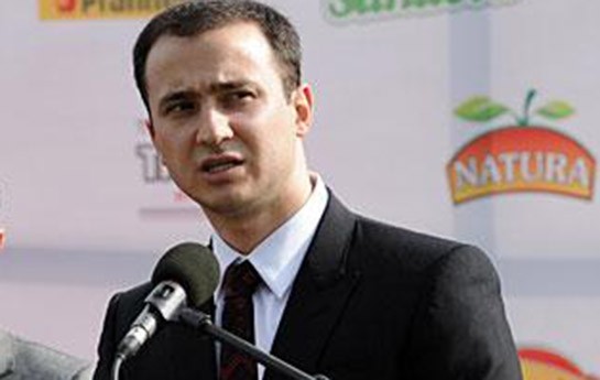 nazir-oglunun-klubunda-yeni-mesqciler