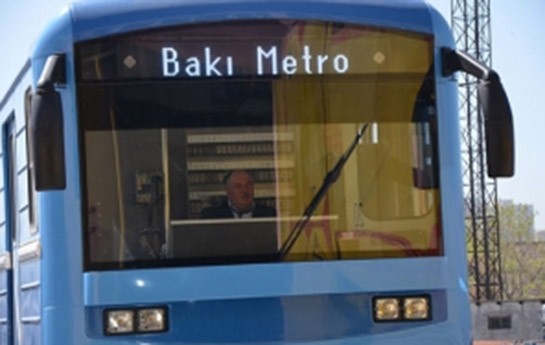 baki-metrosunda-ne-bas-verir-
